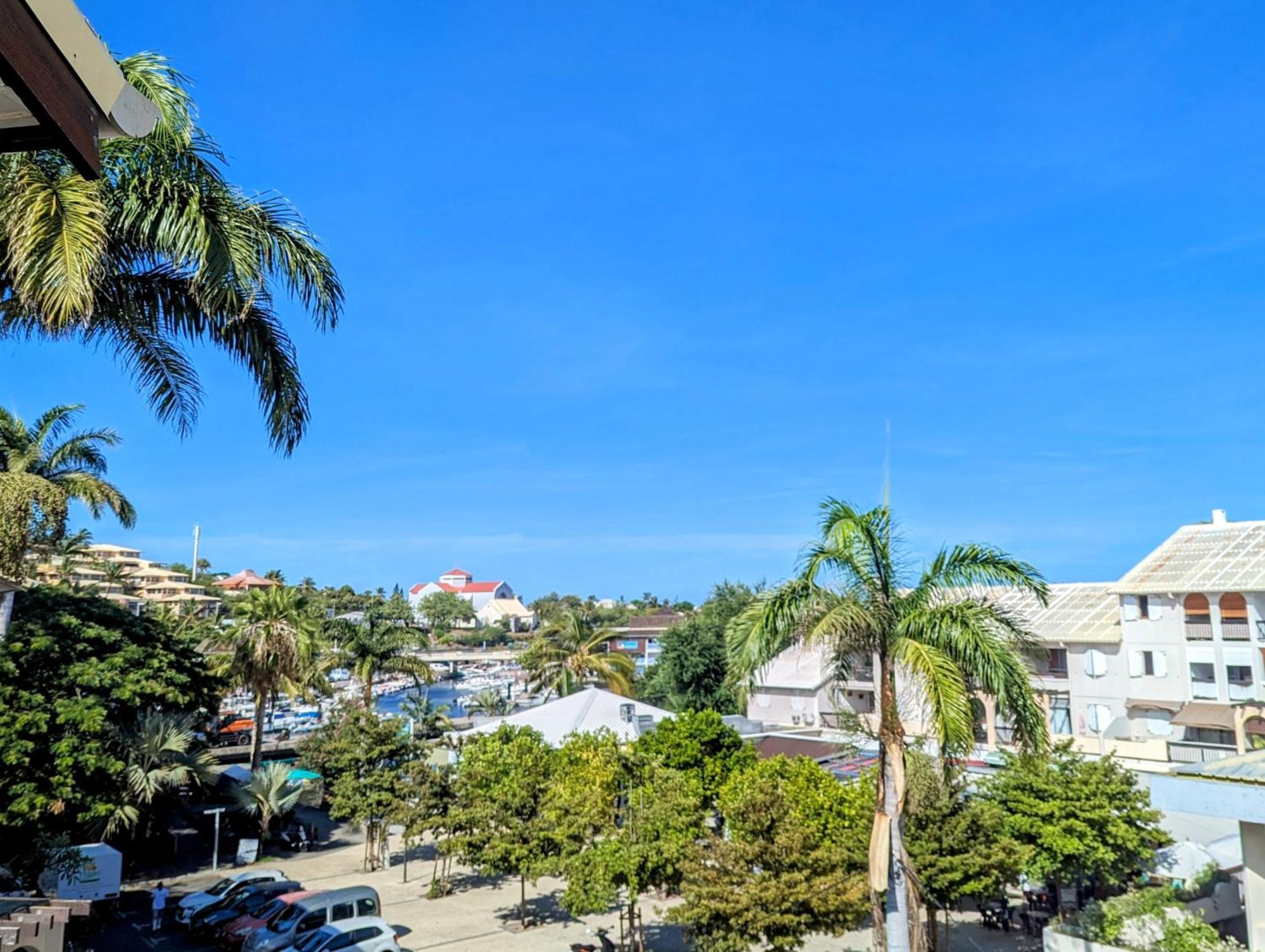 Cap Saint Gilles - T3 Vue Sur Le Port Apartment Exterior photo