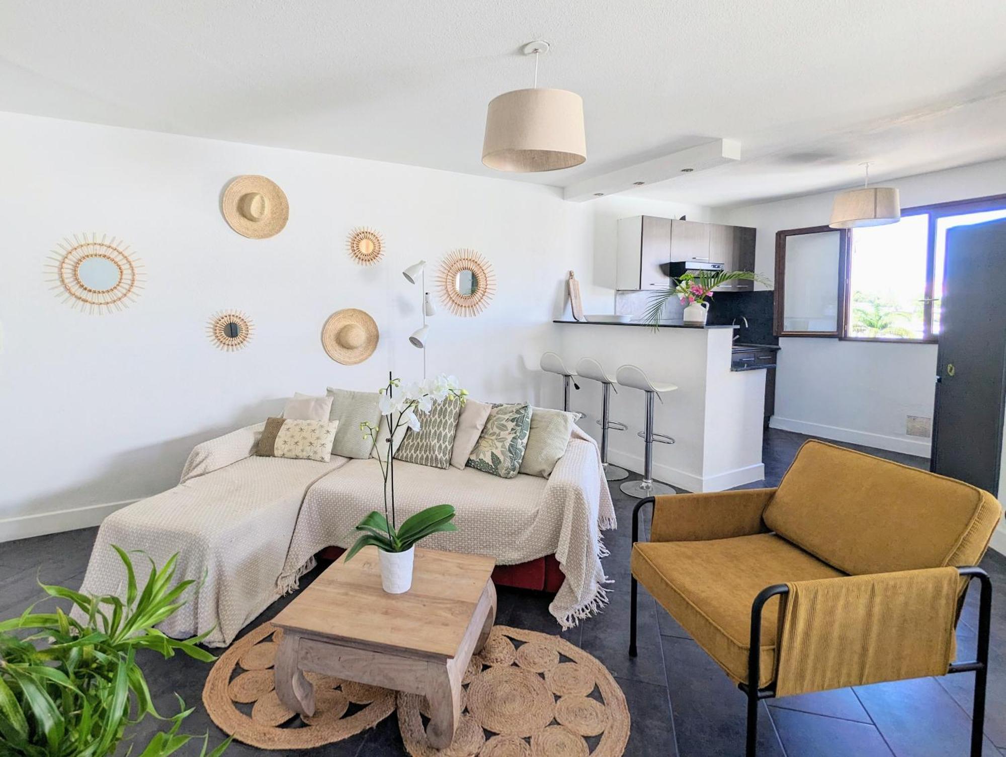 Cap Saint Gilles - T3 Vue Sur Le Port Apartment Exterior photo